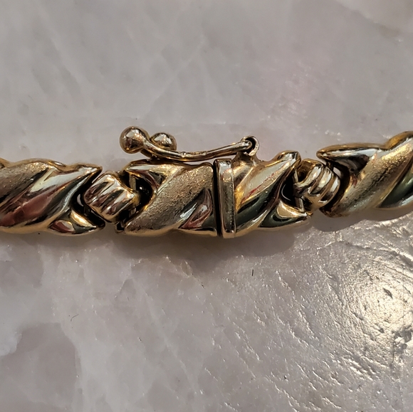 14K gold hugs and kisses xoxo bracet 8.5" long - Picture 6 of 10